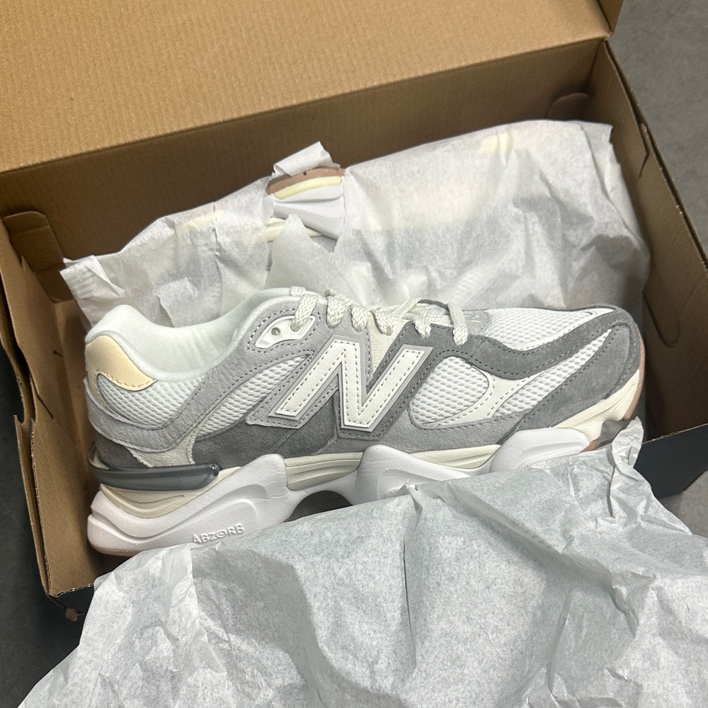 New Balance 9060 Grey/Beige